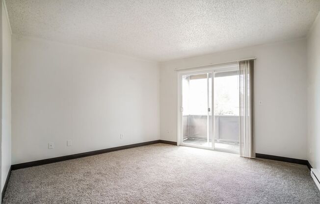 2 beds, 1 bath, 728 sqft, $1,400, Unit 825-29
