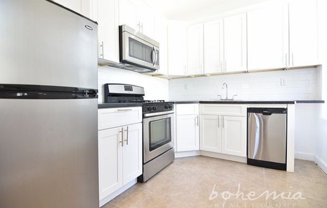 638 W 160 ST