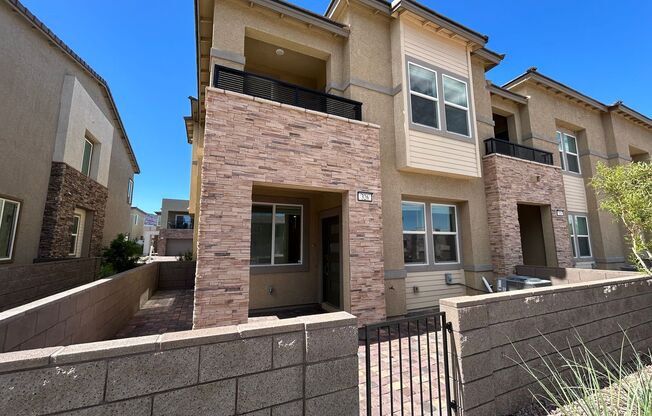 Modern 4 Bed, 3 Bath Townhome with Updated Features