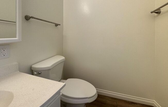 Studio, 1 bath, 450 sqft, $1,575, Unit 229