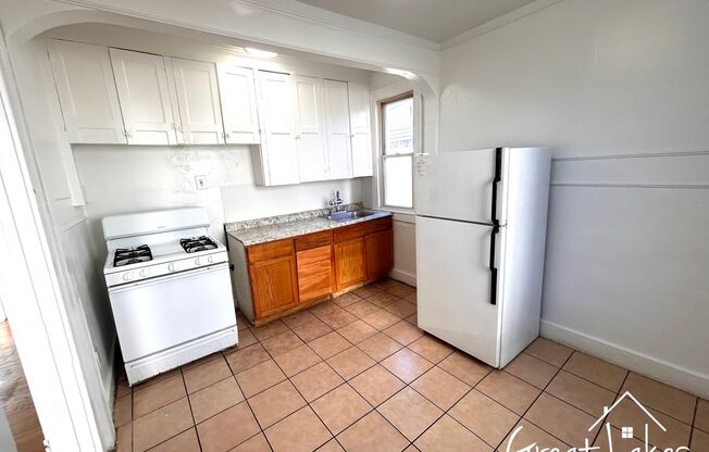 2 beds, 1 bath, $600, Unit Unit 3