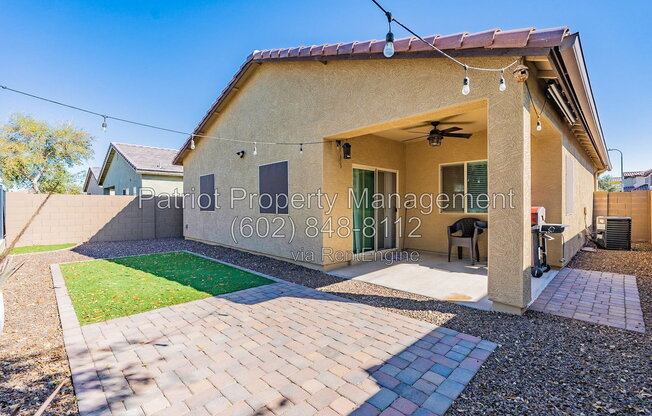 3 beds, 2 baths, 1,364 sqft, $1,900
