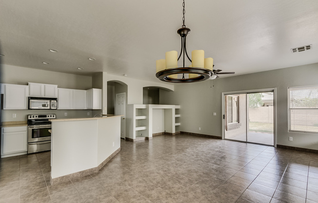 3 beds, 2 baths, $2,300