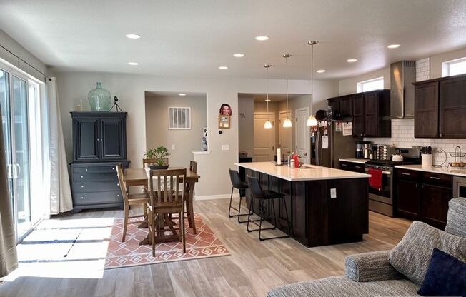 Impressive Newer House In Mosaic