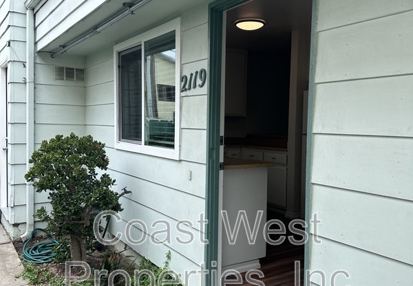 2119 GARNET AVE