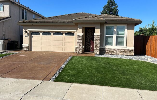 Beautiful 3 Bedroom 2 Bath Home Available Now!