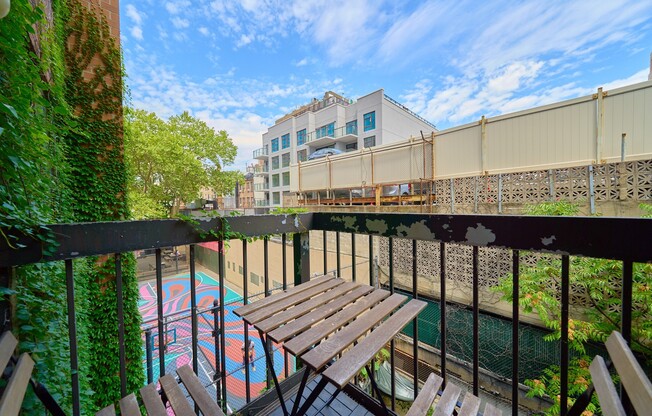 337 W 43 ST