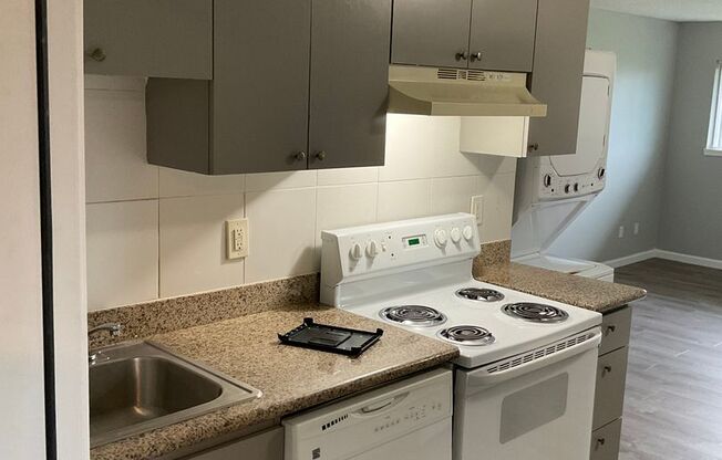 1 bed, 1 bath, 500 sqft, $1,100, Unit 41-B