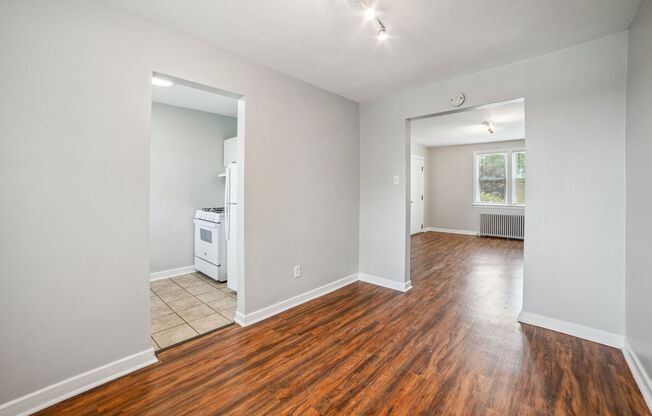 2 beds, 1 bath, 775 sqft, $1,060, Unit 643 Southcrest Court #3