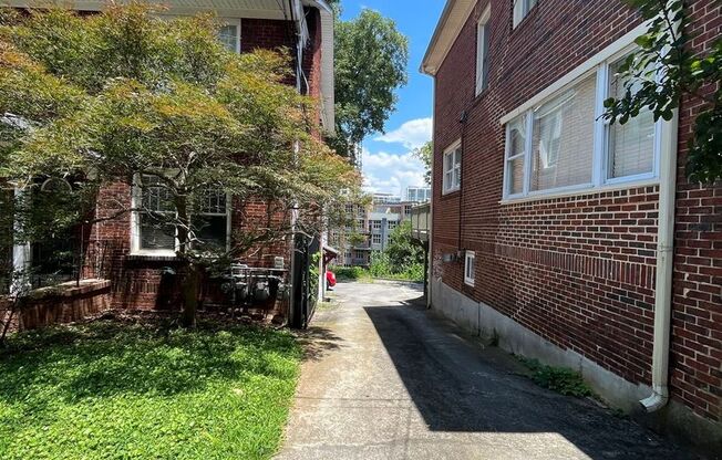 KENNESAW_AVE_655