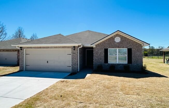 NEWLY BUILT THREE BEDROOM/TWO BATH HOME IN MADISON WITH MOVE IN SPECIAL!