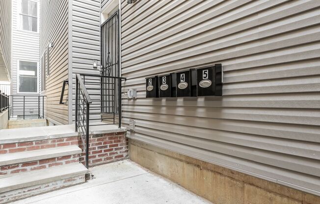 820 N 40th Street