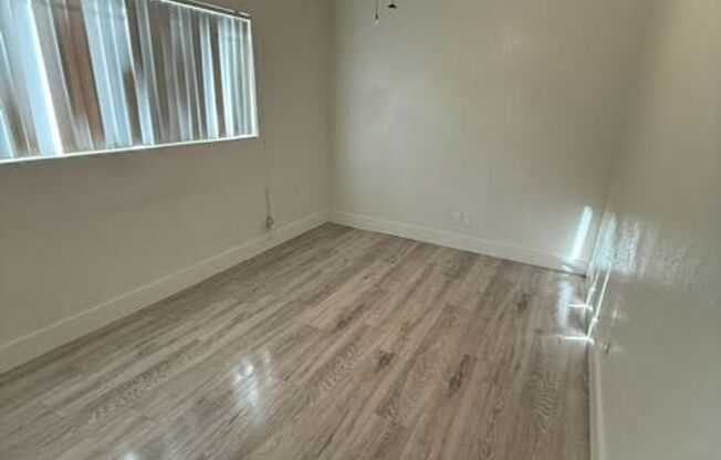 2 beds, 1 bath, $2,475, Unit 4a