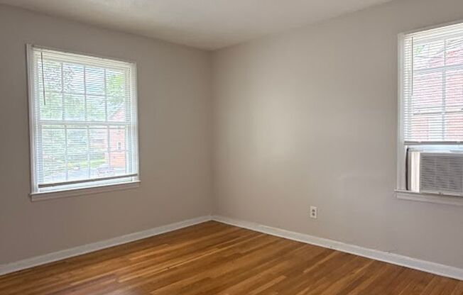 2 beds, 1 bath, $2,150, Unit Unit 32