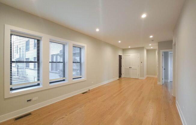 2 beds, 1 bath, 925 sqft, $2,950, Unit 4839-3B