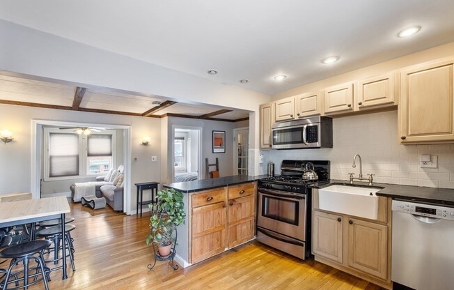 327 SUMNER ST