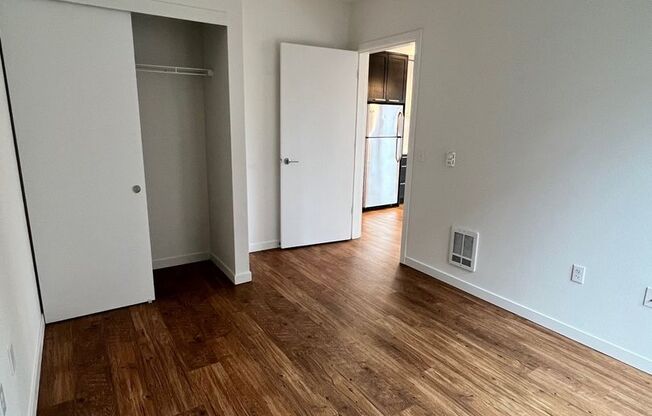 2 beds, 1 bath, 829 sqft, $2,010, Unit 335