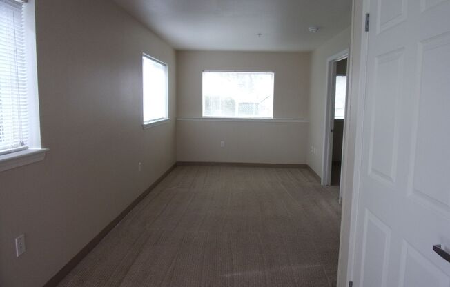 1 bed, 1 bath, 566 sqft, $1,477