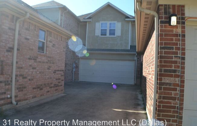 2639 BlackStone Dr,