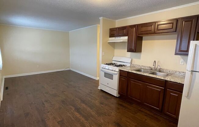 2 beds, 1 bath, 675 sqft, $850