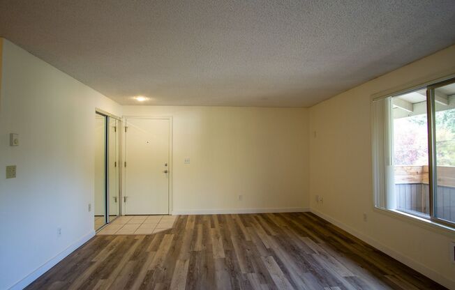 2 beds, 2 baths, $1,595, Unit 9132