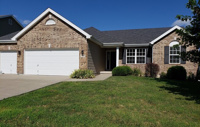 4 Br, 3 Ba, 3 Car, Walk-Out Basement Home in Wanda Gray, Cherokee & Kickapoo School District