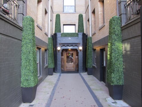1 bed, 1 bath, 860 sqft, $1,700, Unit 01