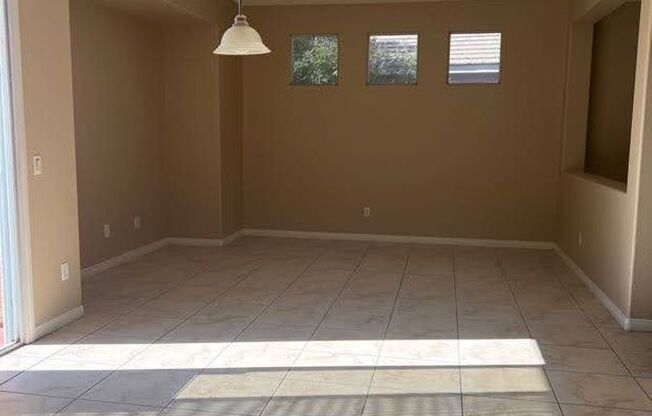 Beautiful Single Story Home Ready For Move In