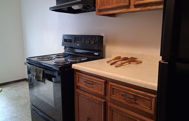2 beds, 1.5 baths, 1,000 sqft, $1,700, Unit 8199-8199C