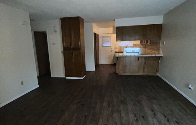 2 beds, 1 bath, $1,200, Unit 719