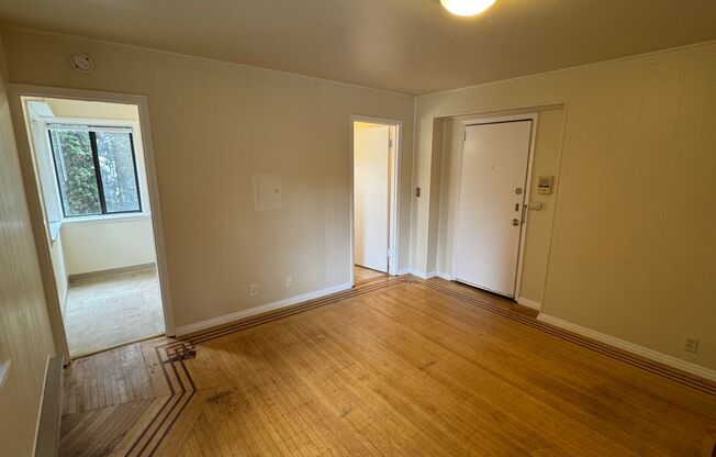 Studio, 1 bath, 400 sqft, $1,295, Unit 03