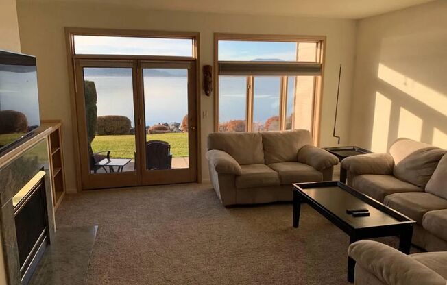 FURNISHED 2 Bedroom, 1.5 Bath near Sky Lakes and OIT