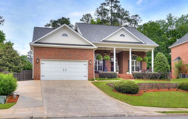 4 bed/3.5 bath updated home in Riverwood Plantation