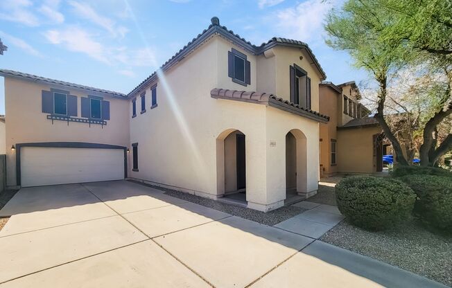 Large fully applianced kitchen!