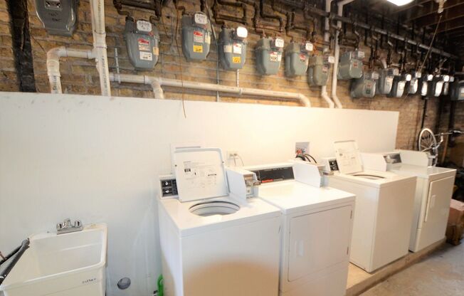 Studio, 1 bath, 600 sqft, $1,350, Unit 4824-GR