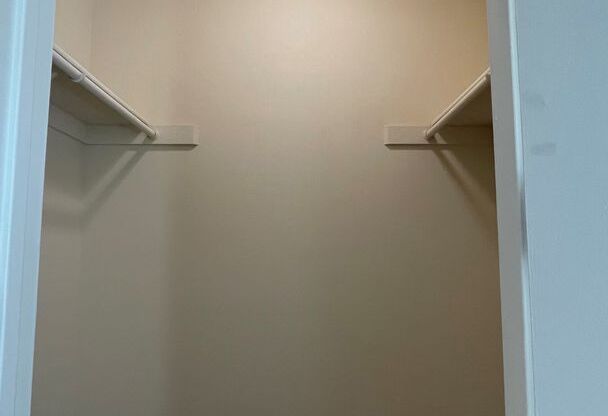 3 beds, 2 baths, 1,152 sqft, $2,300, Unit 14201 #103