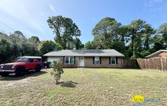 Lovely Renovated 3 Bedroom Home in Mary Esther