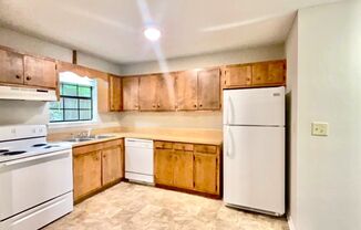 2 beds, 1.5 baths, $1,100, Unit 213 E1 Chateau Drive