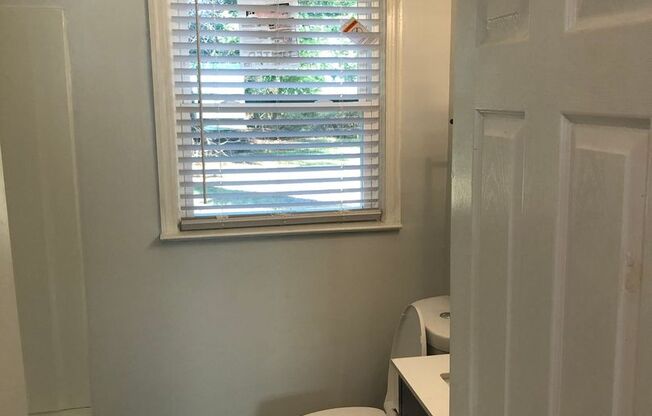 3 beds, 1 bath, $1,100