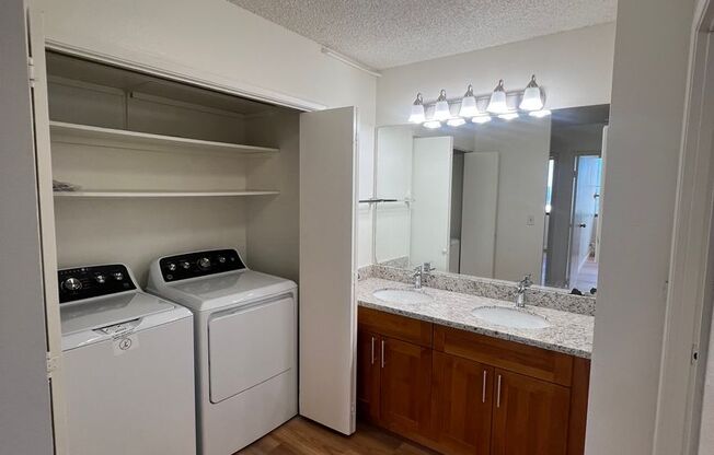 2 beds, 1 bath, 888 sqft, $3,100, Unit kpe3001