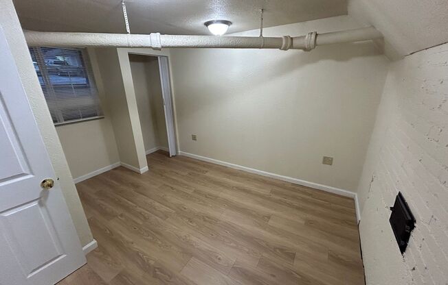 2 beds, 1 bath, $1,150, Unit Apt 8