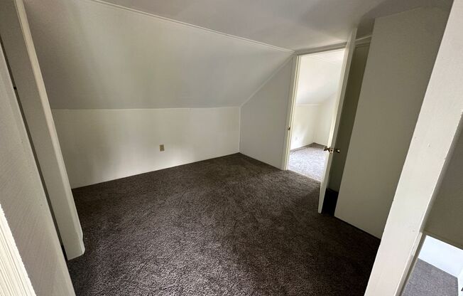 1 bed, 1 bath, $650, Unit Apt #3