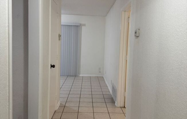 Charming 3 Bedrooms 2 Bathrooms for Lease in 32827