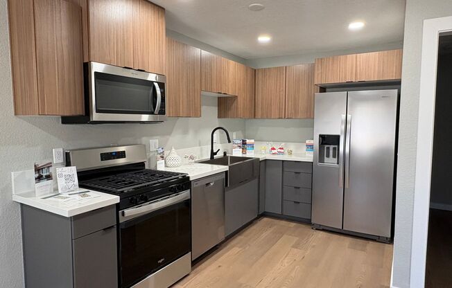2 beds, 1 bath, 950 sqft, $2,815, Unit 0036