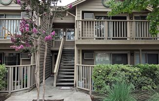 Modern 1BR/1BA Condo Available Now