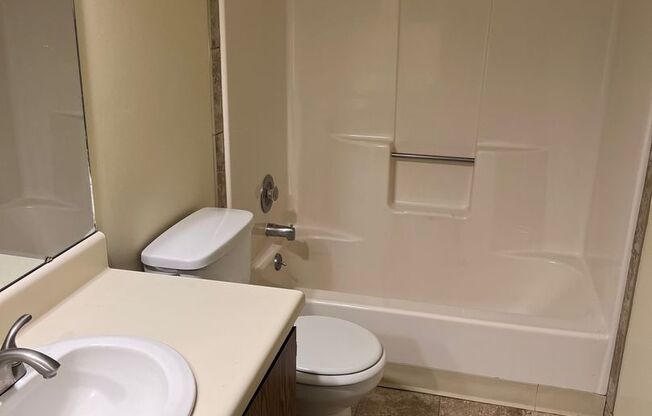 1 bed, 1 bath, $900, Unit #4