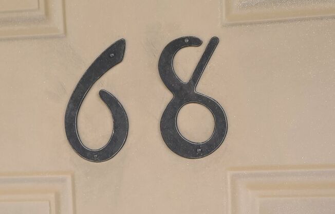 Studio, 1 bath, 375 sqft, $925, Unit 68