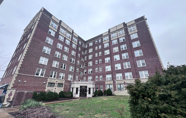 Studio, 1 bath, 400 sqft, $865, Unit 304