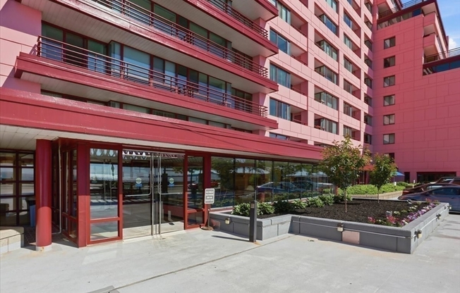 2 beds, 2 baths, 1,050 sqft, $3,550, Unit 6-6W