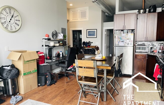 707 N Milwaukee Ave 4R